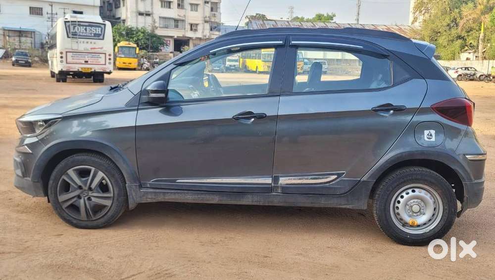 Tata Tiago 1.2 Revotron Xza, 2023, Petrol