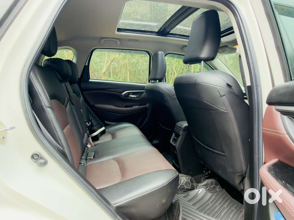 Maruti Suzuki Grand Vitara 1.5 Alpha Awd, 2022, Petrol