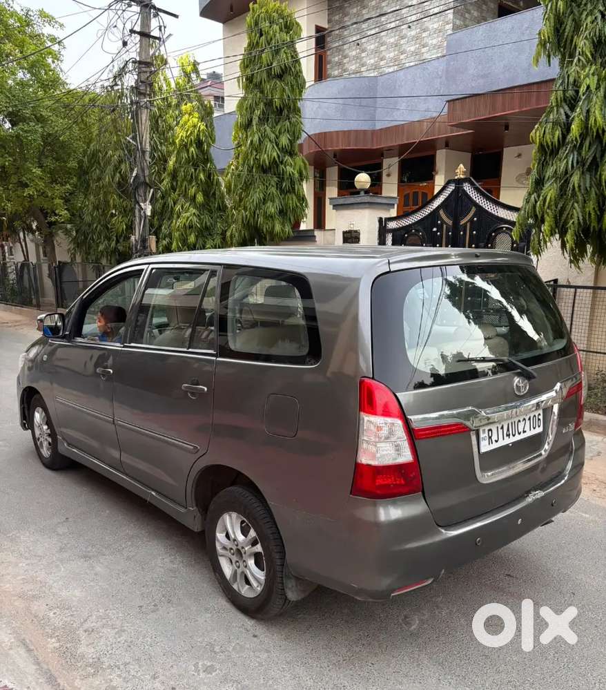 Toyota Innova 2.5 2012