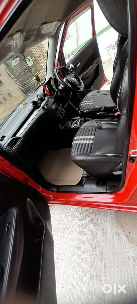 Maruti Suzuki Swift 2022 Petrol 65000 Km Driven
