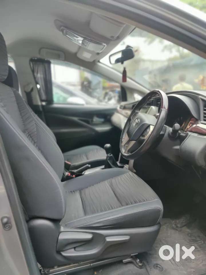 Toyota Innova Crysta 2.4 V 7 Str, 2017, Diesel