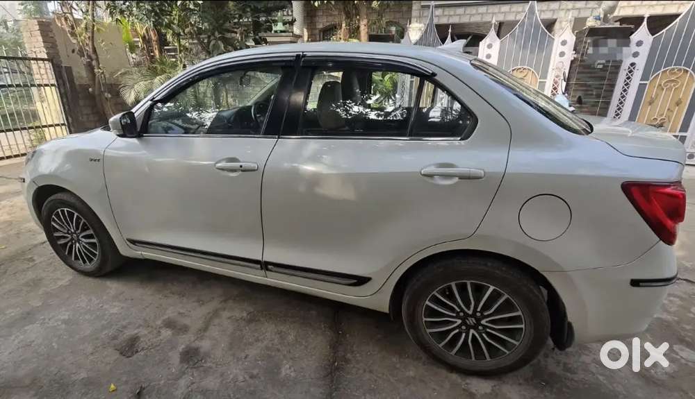 Maruti Dzire 1.2 Zxi 2017 With Mileage Of 32 Km