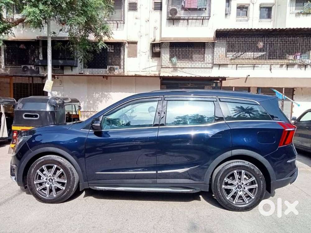 Mahindra Xuv700 2.0 Ax 7 Petrol At Str, 2025, Petrol