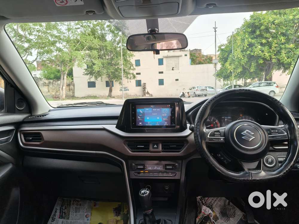 Maruti Suzuki Brezza 1.5 Zxi Smart Hybrid, 2023, Petrol