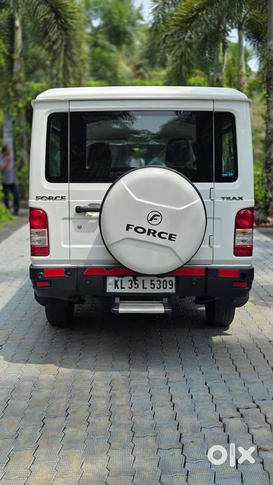 Force Motors Trax Cruiser 12 Str Ac, 2022, Diesel