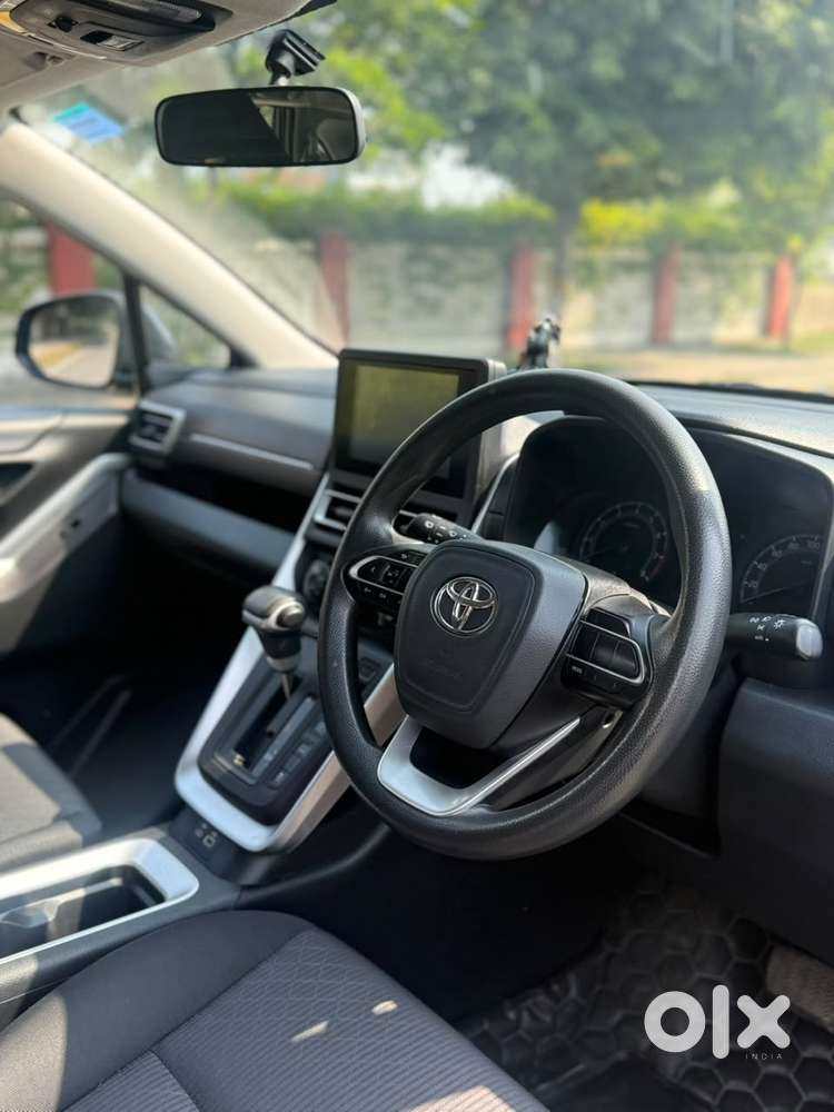 Toyota Innova Hycross 2.0 Gx 7 Str, 2024, Petrol
