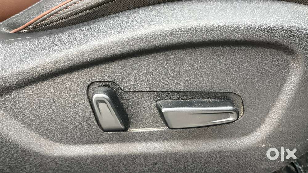 Hyundai Alcazar 2.0 Signature (o) Petrol At 6 Str, 2021, Petrol