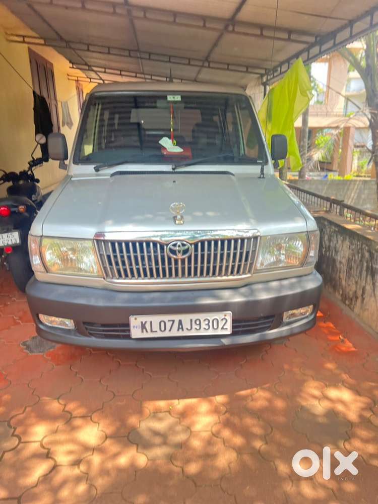Toyota Qualis 2002