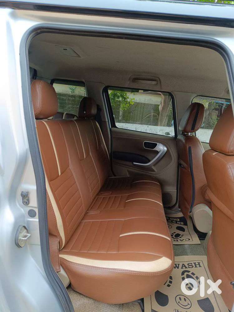 Mahindra Tuv 300 Mhawk100 T8 Dual Tone, 2017, Diesel