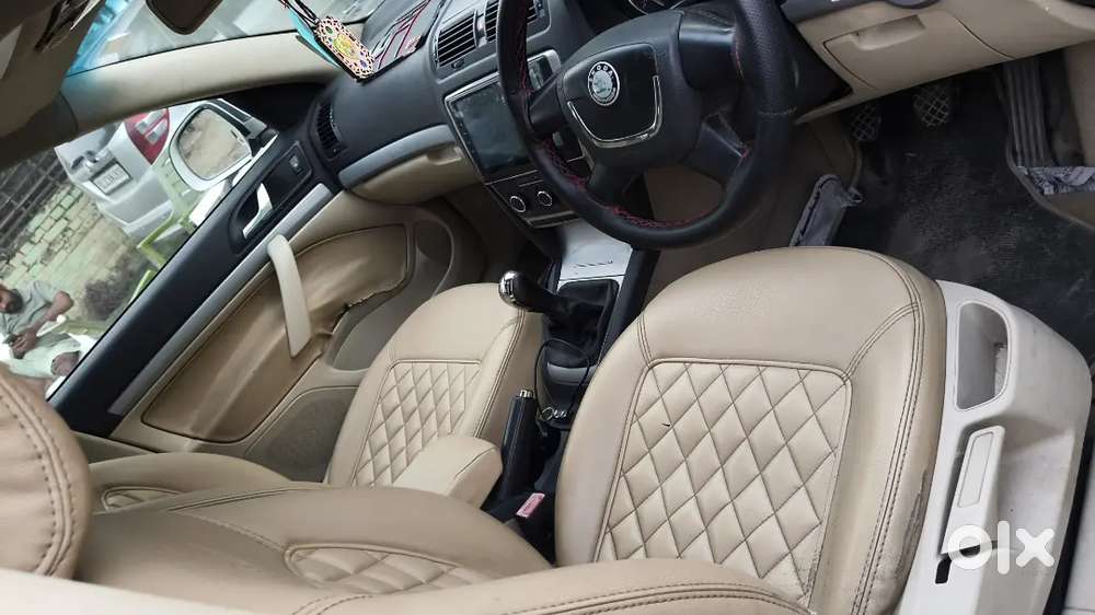 Skoda Laura Active Tsi 2011