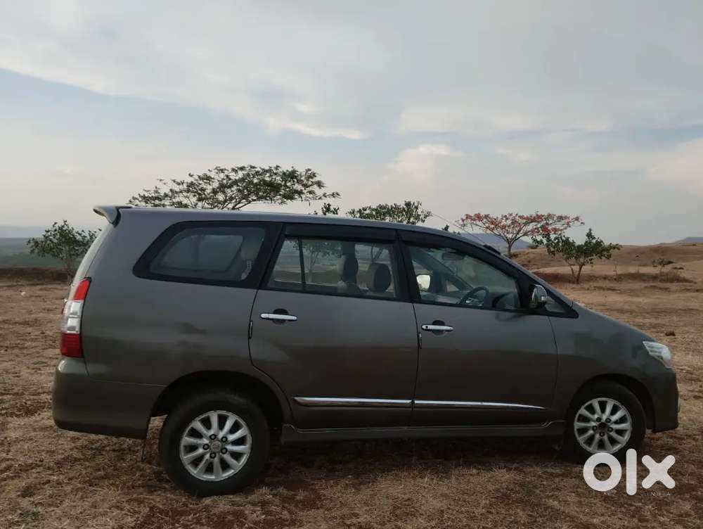 Toyota Innova 2015 Diesel 85000 Km Driven