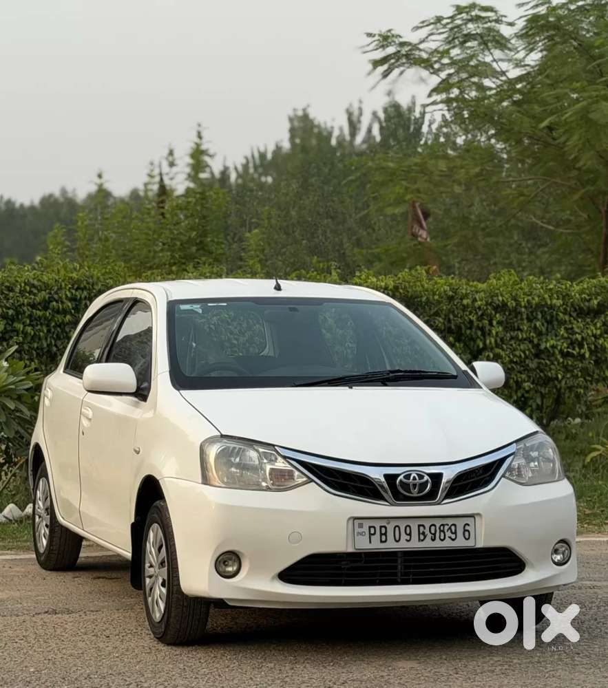 Toyota Etios Liva 1.2 G, 2012, Petrol