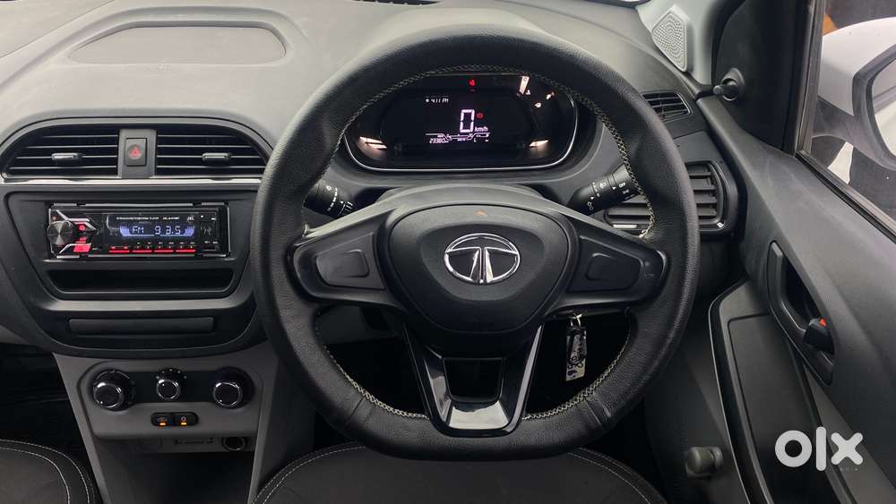 Tata Tiago Xe, 2023, Petrol
