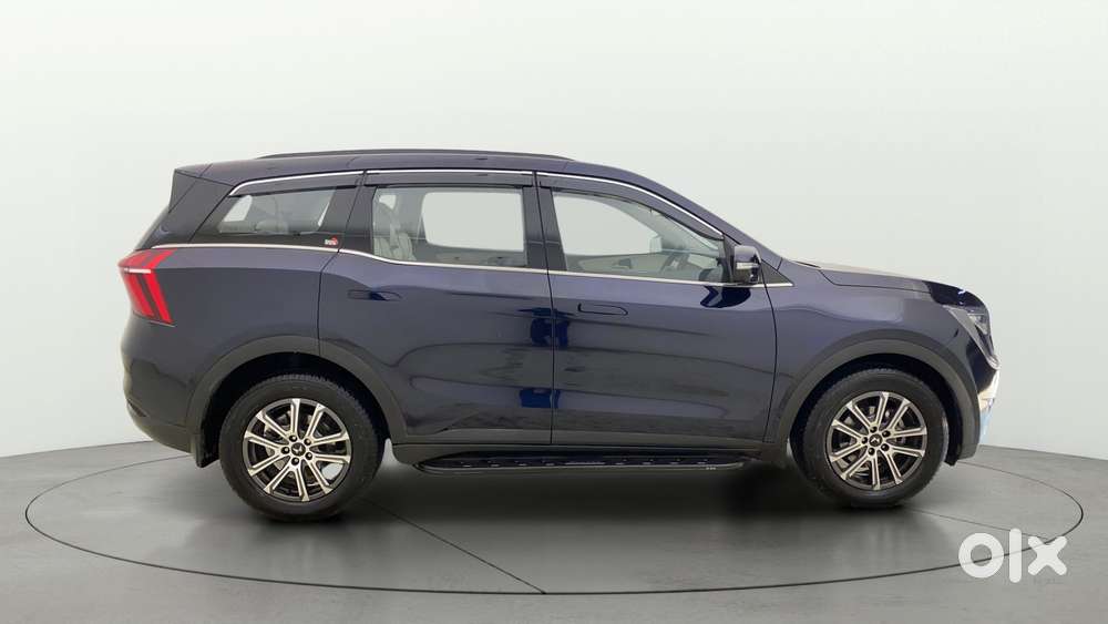 Mahindra Xuv700 2.2 Ax 7 Diesel Mt Luxury Pack Str, 2025, Diesel