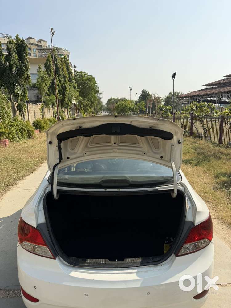 Hyundai Verna Crdi 1.6 E, 2015, Diesel