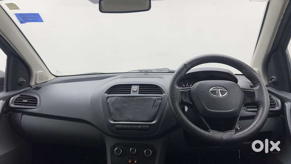 Tata Tigor Xe, 2017, Petrol