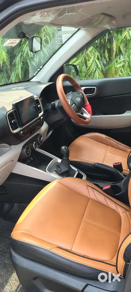 Hyundai Venue 2023 Petrol 14500 Km Driven