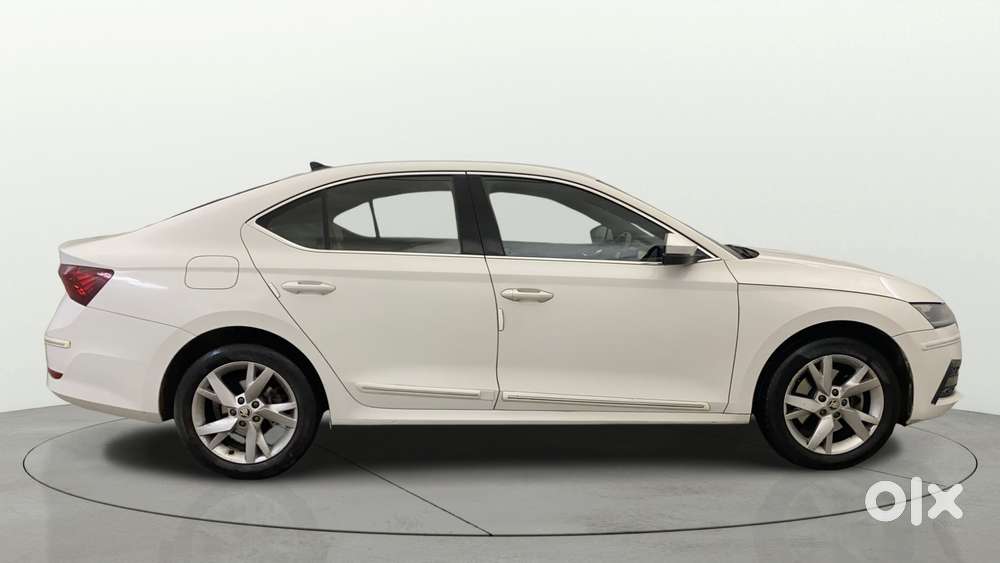 Skoda Octavia 2.0 Style Tsi At, 2022, Petrol