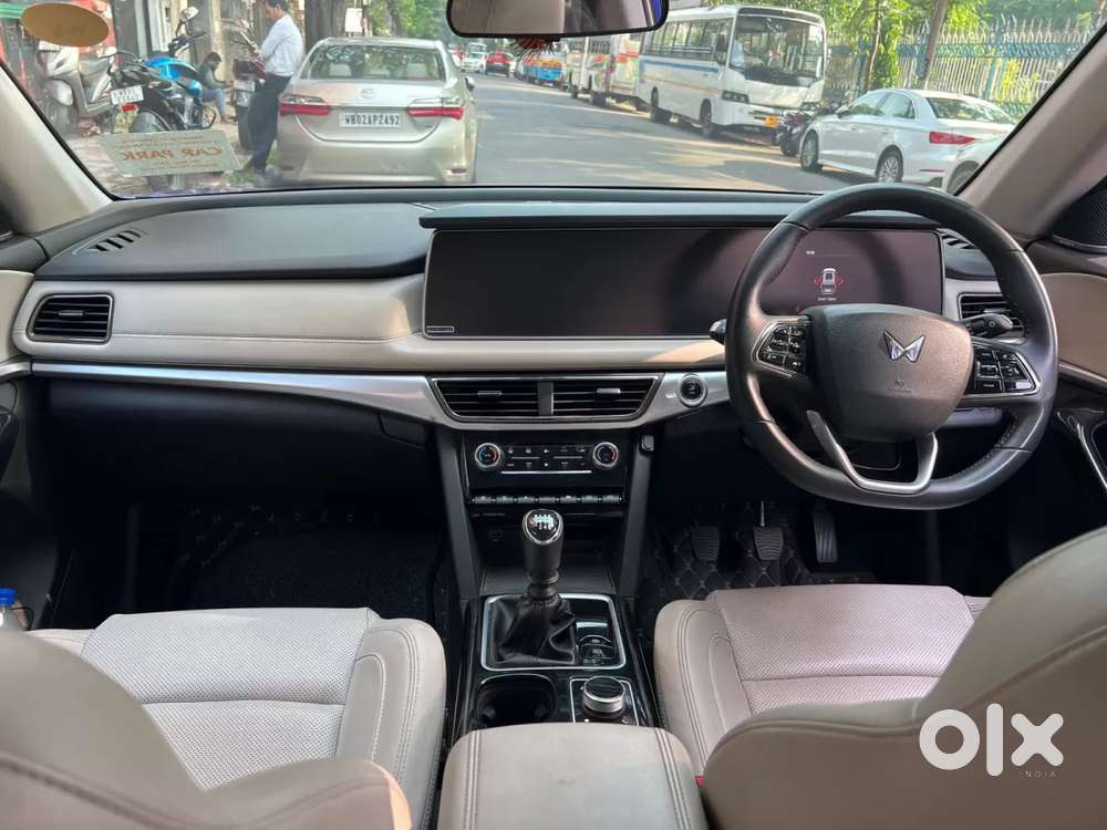 Mahindra Xuv700 2.2 Ax 7 Diesel Mt Luxury Pack Str, 2024, Diesel
