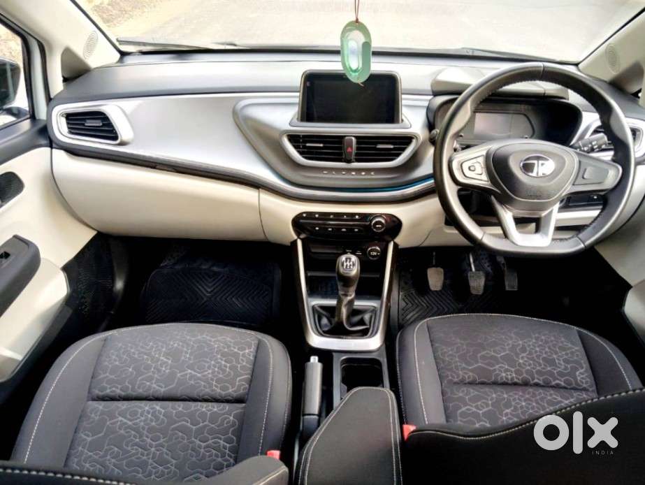 Tata Altroz Xz, 2024, Petrol