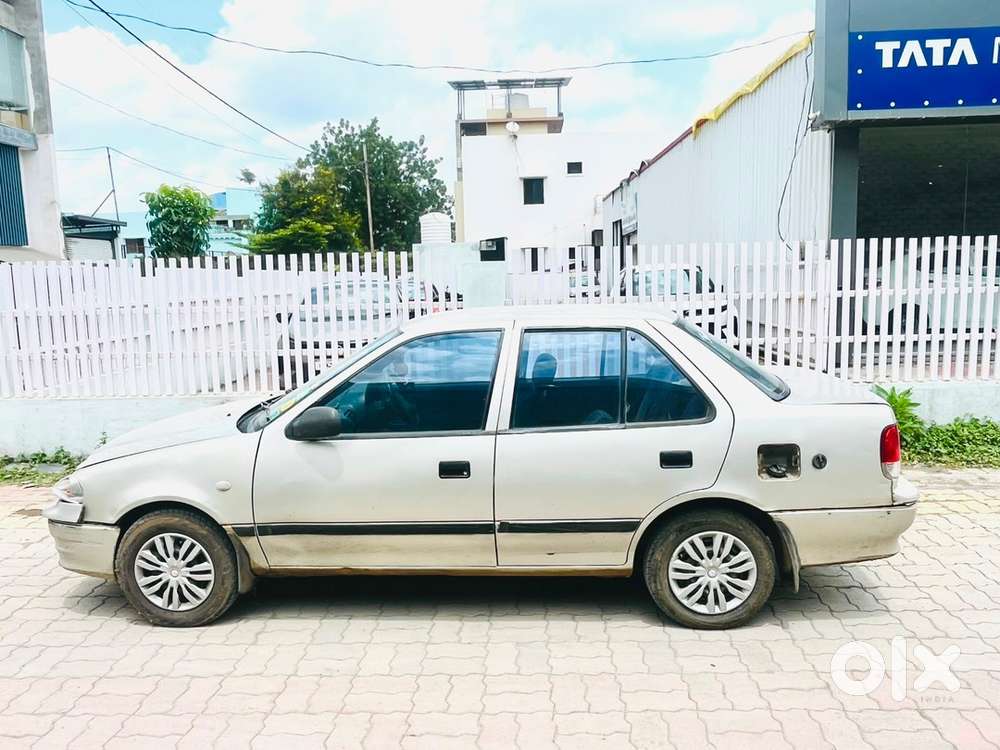 Maruti Suzuki Esteem 2005