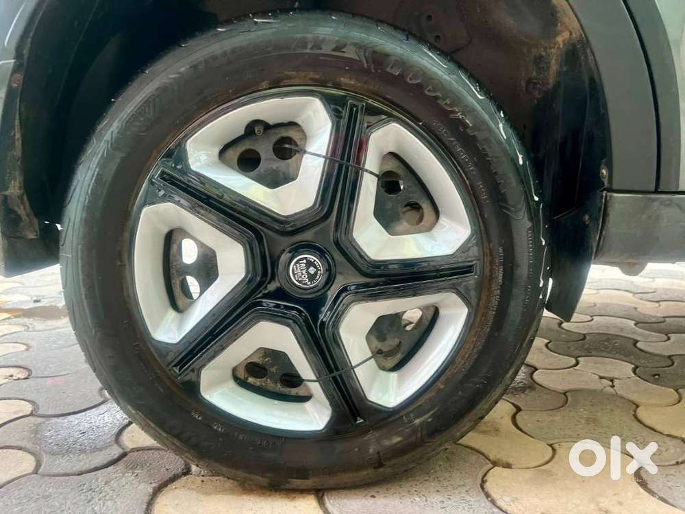 Tata Nexon Smart Plus S 1.2 Revotron Petrol 5 Mt, 2025, Diesel