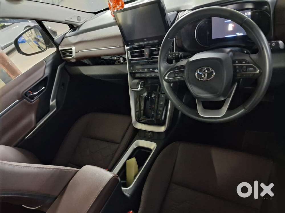 Toyota Innova Hycross 2.0 Zx (o) Hybrid 7 Str, 2024, Petrol