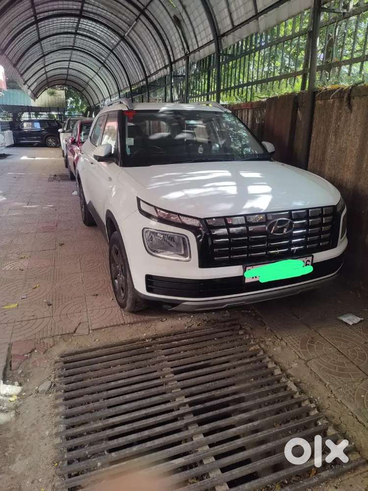 Hyundai Venue 2024 Petrol Good Condition