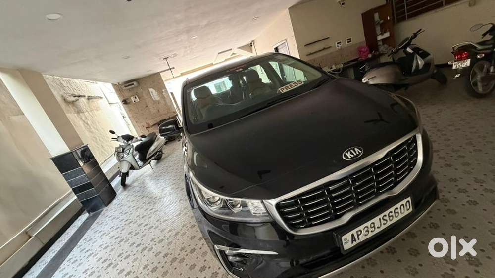 Kia Carnival 2021 Diesel 47500 Km Driven