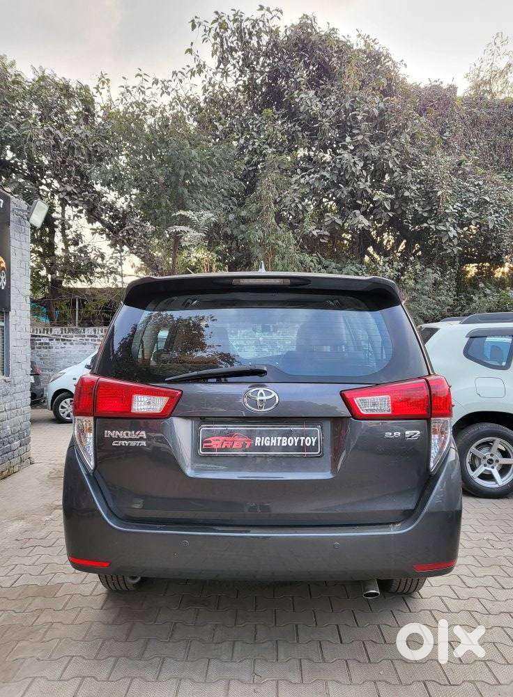 Toyota Innova Crysta 2.8z Automatic, 2016, Diesel