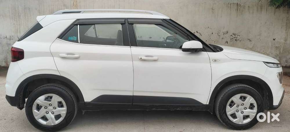 Hyundai Venue S Plus Mt 1.2 Kappa, 2021, Petrol