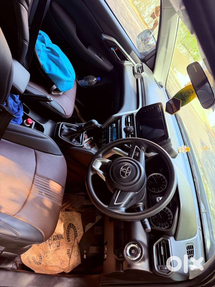 Toyota Urban Cruiser Hyryder Petrol Manual 2024