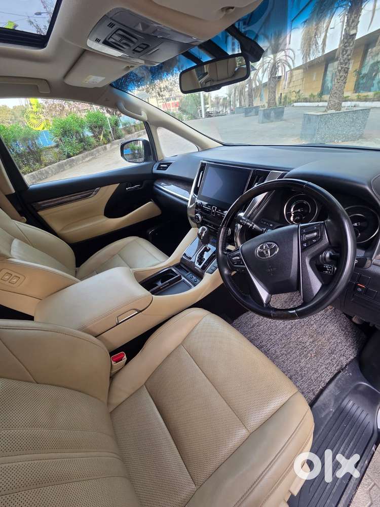 Toyota Vellfire Vip – Executive Lounge, 2023, Petrol