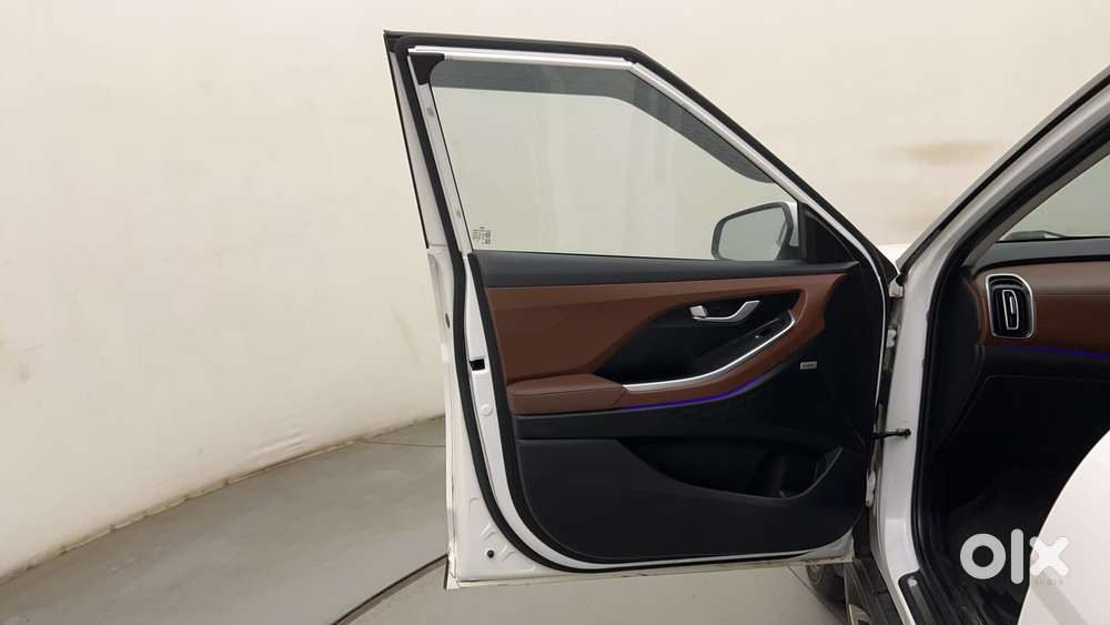 Hyundai Alcazar 1.5 Tdct Signature (o) 7s Petrol, 2023, Petrol