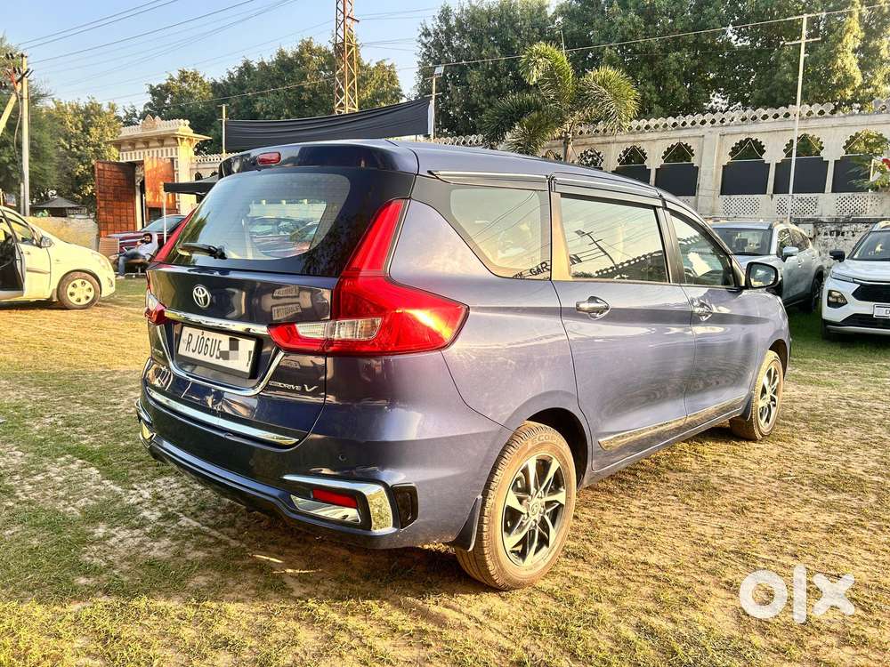 Toyota Rumion V At, 2023, Petrol