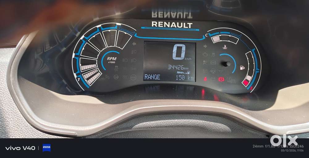 Renault Triber Rxt, 2023, Petrol