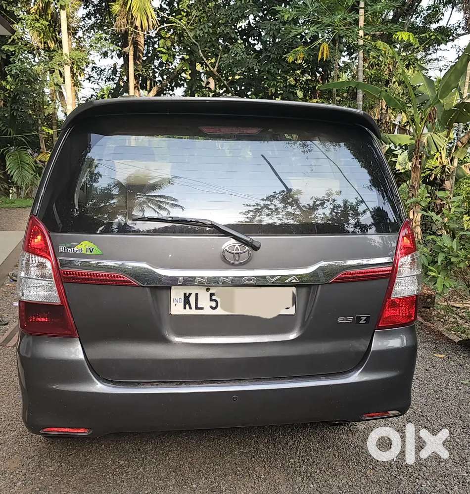 Toyota Innova 2014 Diesel Well Maintained.
