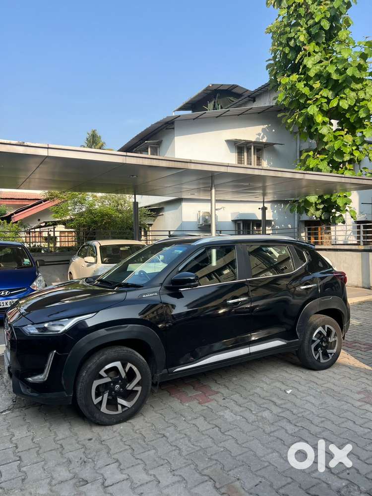 Nissan Magnite 1.0 Xv Premium, 2022, Petrol