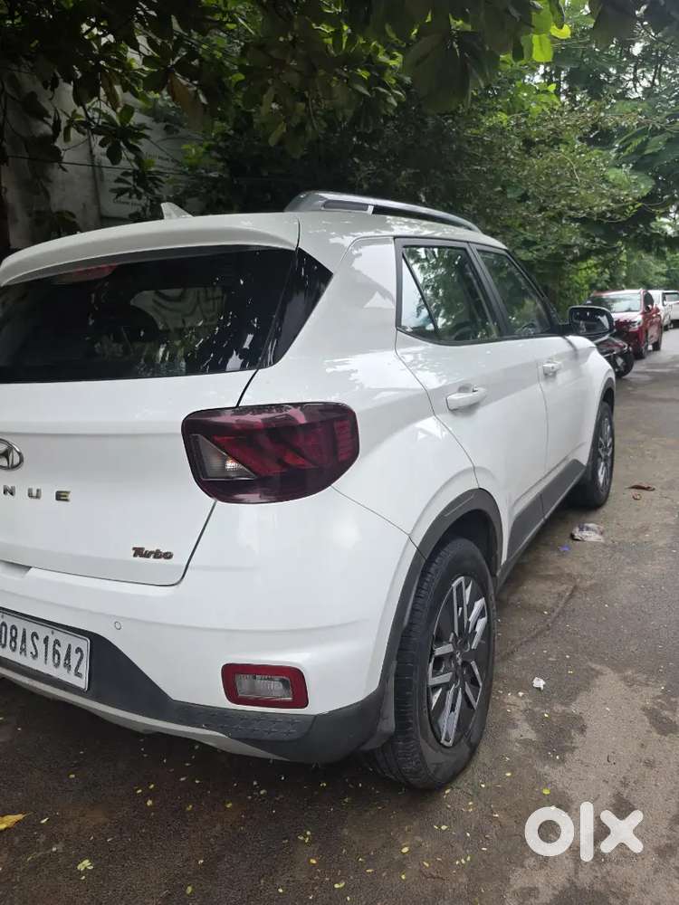 Zero Maintenance Second Owner Car, Sunroof Hai, Tymps Wale Na Msg Kre