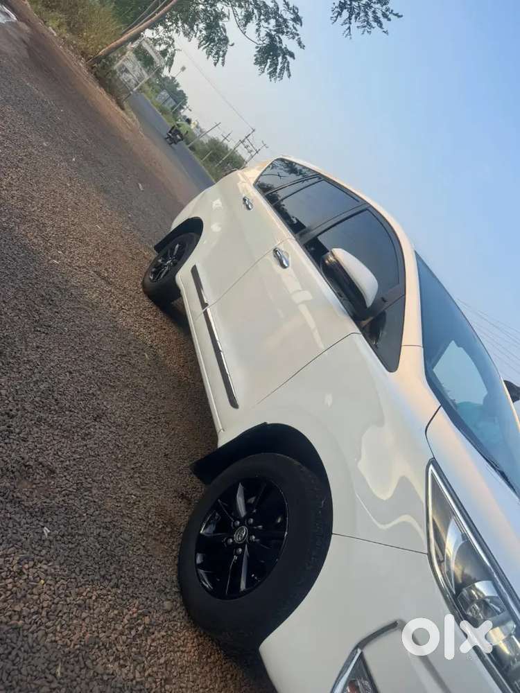 Toyota Innova Crysta 2.4 2019