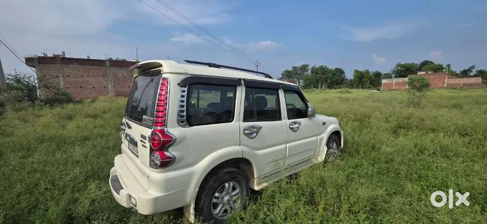 Mahindra Scorpio Classic 2011 Petrol Classic