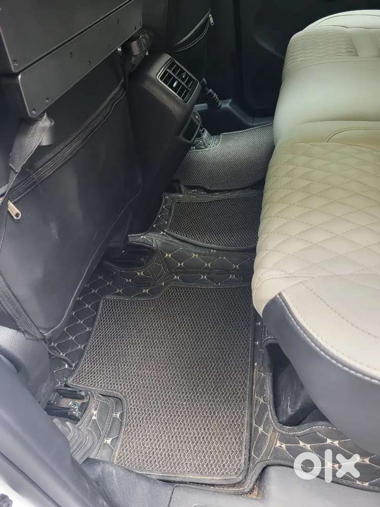 2025 Model_mahindra Xuv700 Diesel Mt_ With Ext.warranty, Cmpy Service