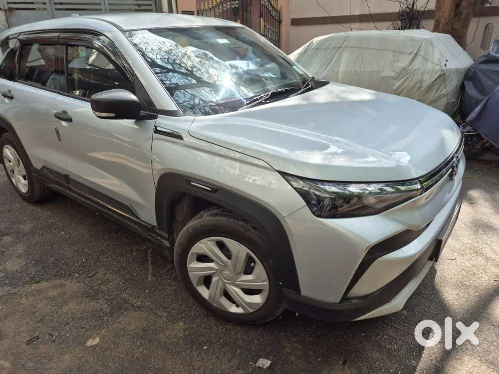 Maruti Suzuki Victoris Petrol 2025