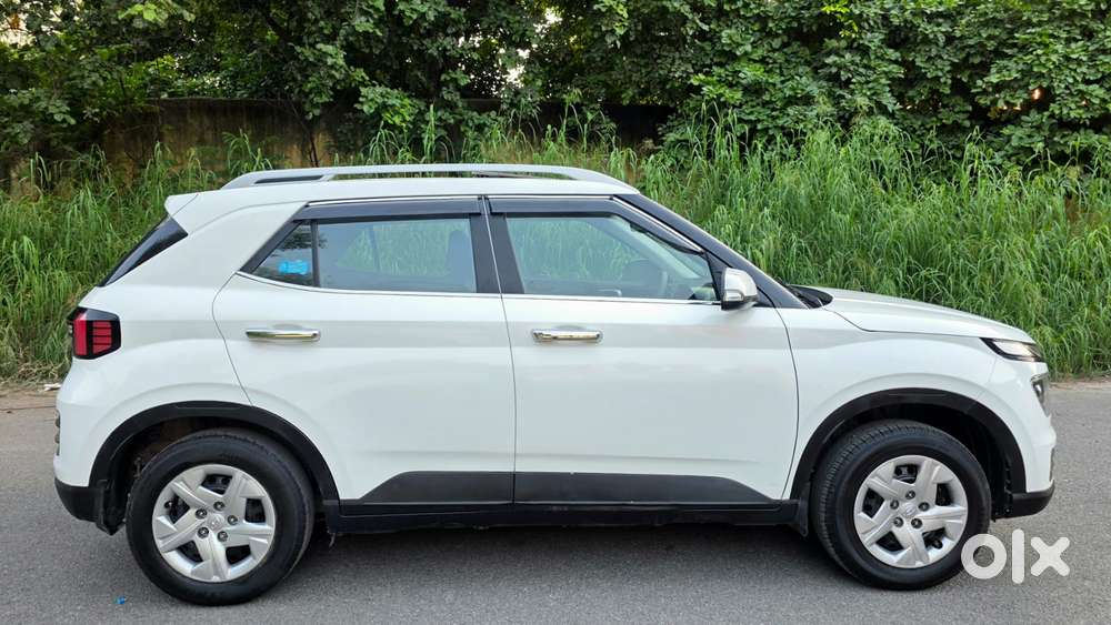 Hyundai Venue Sx, 2022, Cng & Hybrids