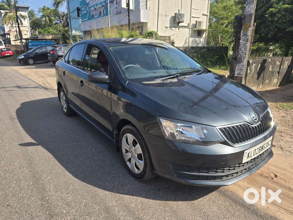 Skoda Rapid 1.0 Tsi Automatic, 2021, Petrol