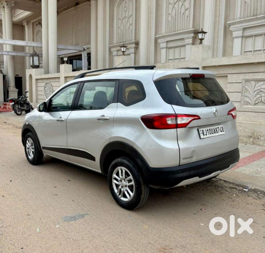 Renault Triber Rxt, 2022, Petrol