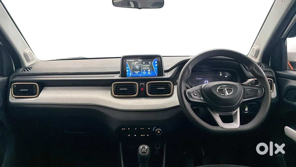 Tata Punch Accomplished Dazzle Sunroof Cng, 2023, Cng & Hybrids