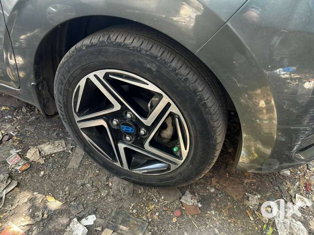 All Fetures Are There In Car Milleage 18+