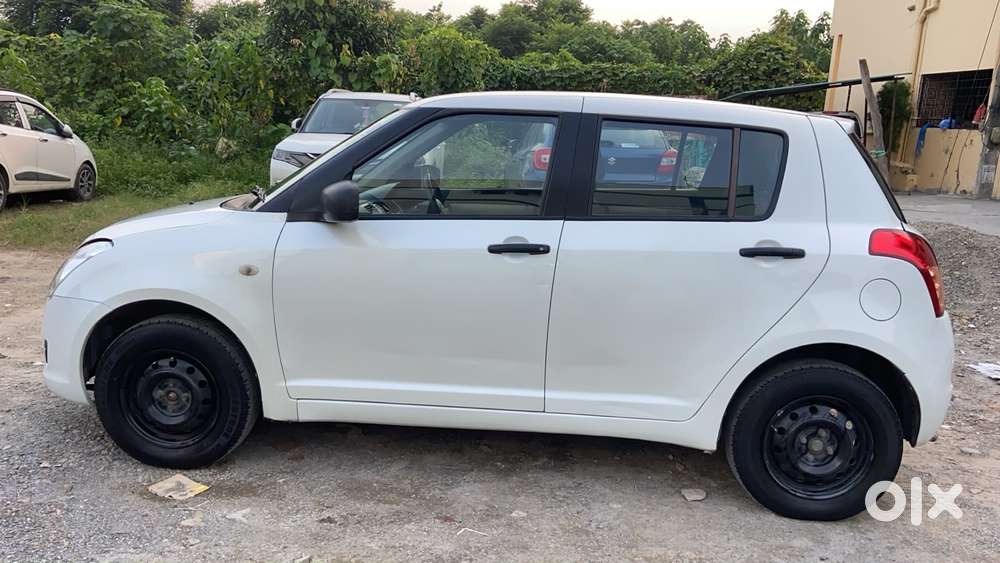 Maruti Suzuki Swift Vxi + Manual, 2011, Petrol