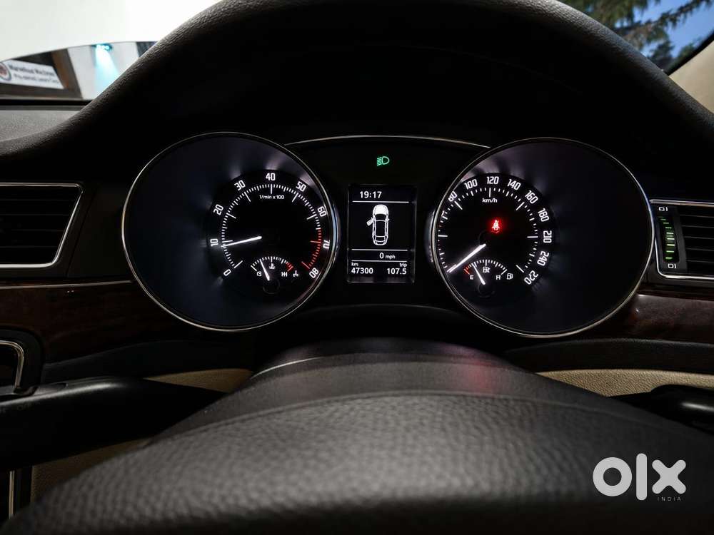 Skoda Superb Elegance 1.8 Tsi Mt, 2015, Petrol